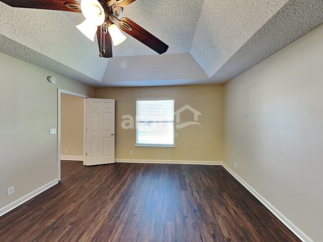 Building Photo - 2895 Majestic Oaks Ln