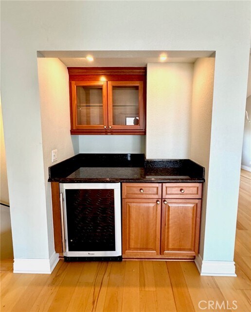 Building Photo - 1301 S Catalina Ave