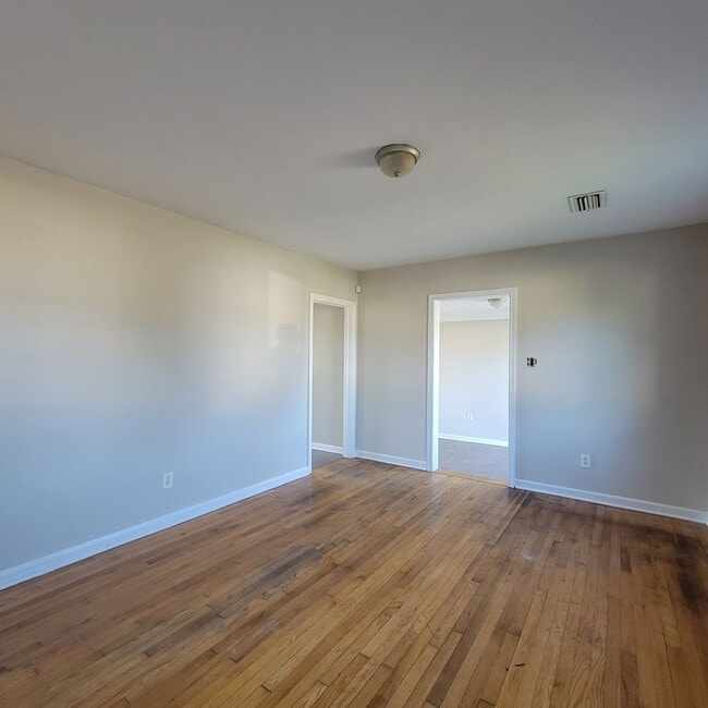 Building Photo - 1013 Garber St