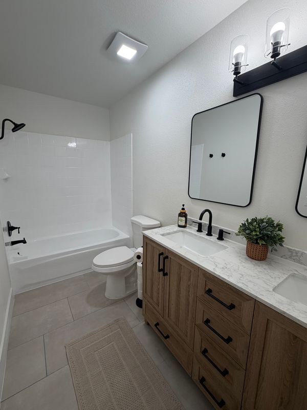 Building Photo - 251 Asta Ct