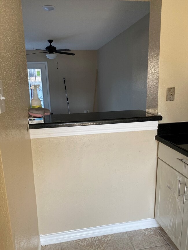 Building Photo - 7952 Grove Ridge Dr