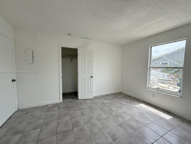 Building Photo - 5605 Ninth Ave