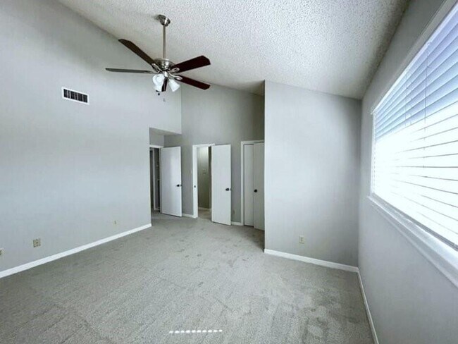 Building Photo - 9242 Westwood Village Dr
