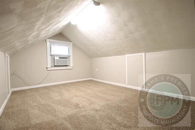 Building Photo - Beautiful 3 Bedroom / 1 Bath Home!