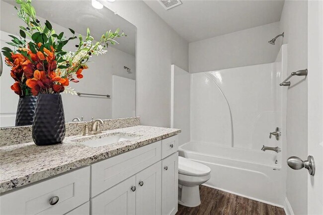 Building Photo - 350 McGiboney Ln