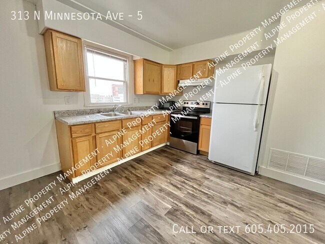 Building Photo - 313 N Minnesota Ave