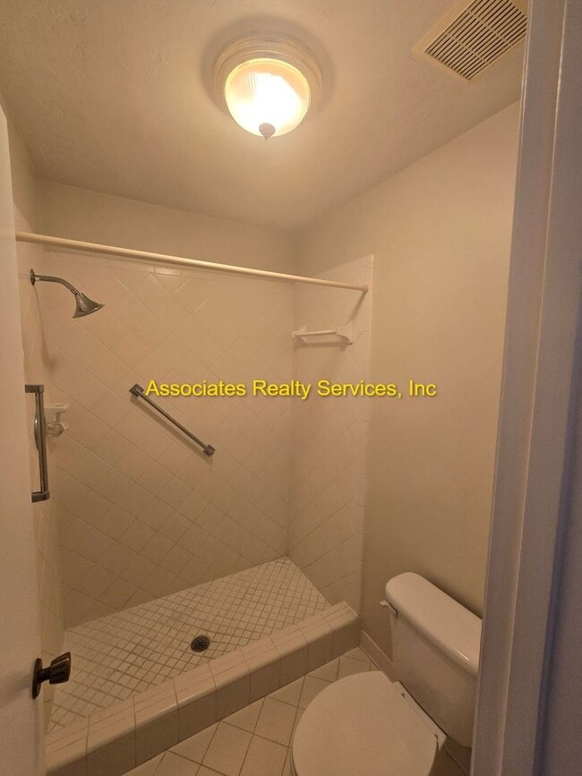 Building Photo - Turkey Creek Condo- Three Bedroom, Two Bath 1840 sf