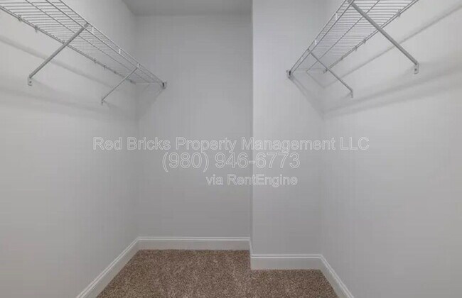 Building Photo - 19016 Yellow Birch Dr