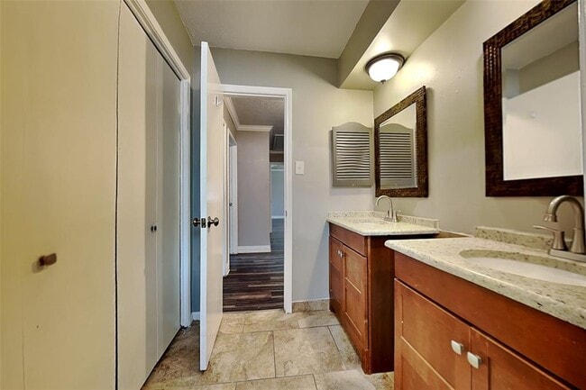 Building Photo - 27205 Kane Ln