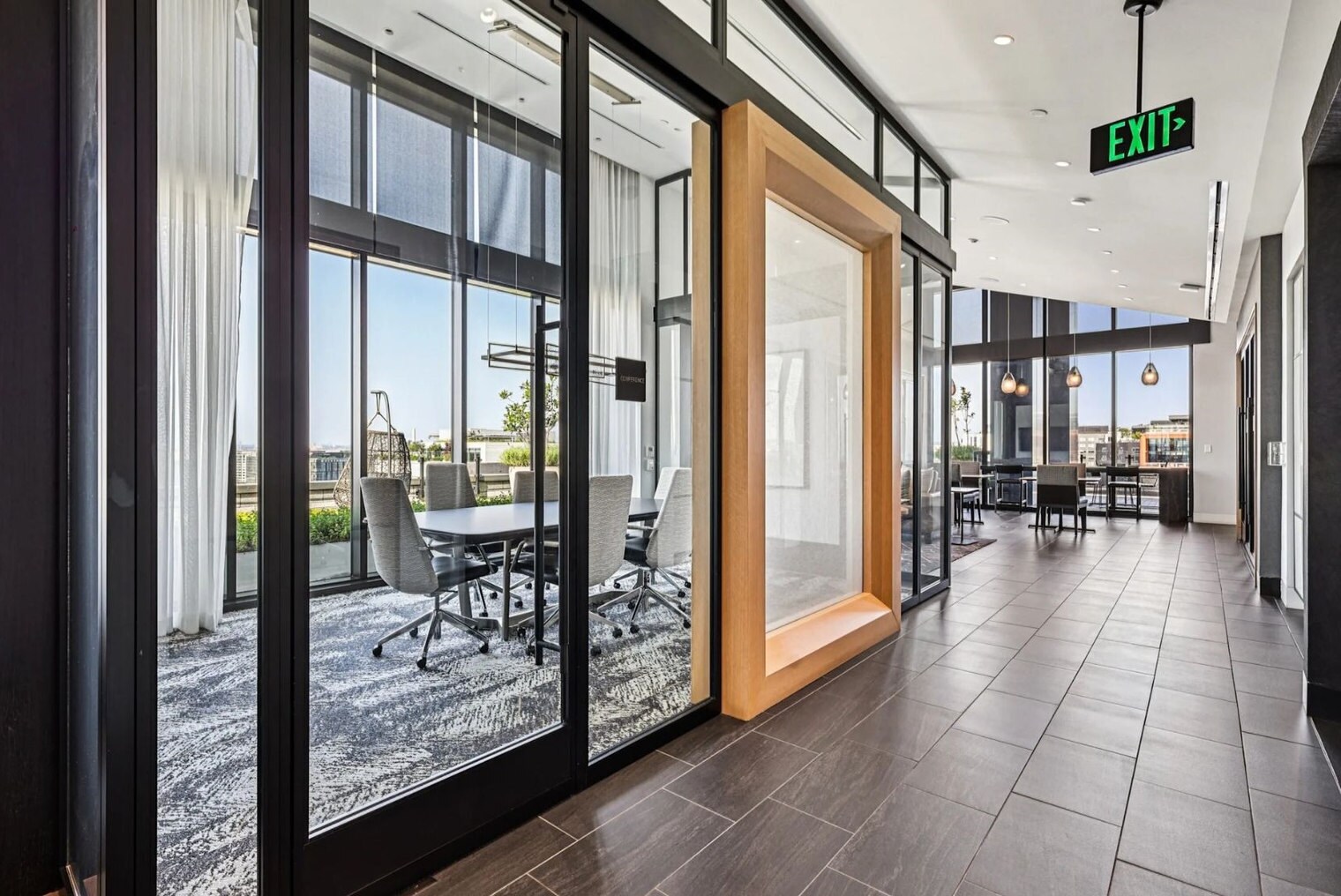 Building Photo - 550 Morse St NE