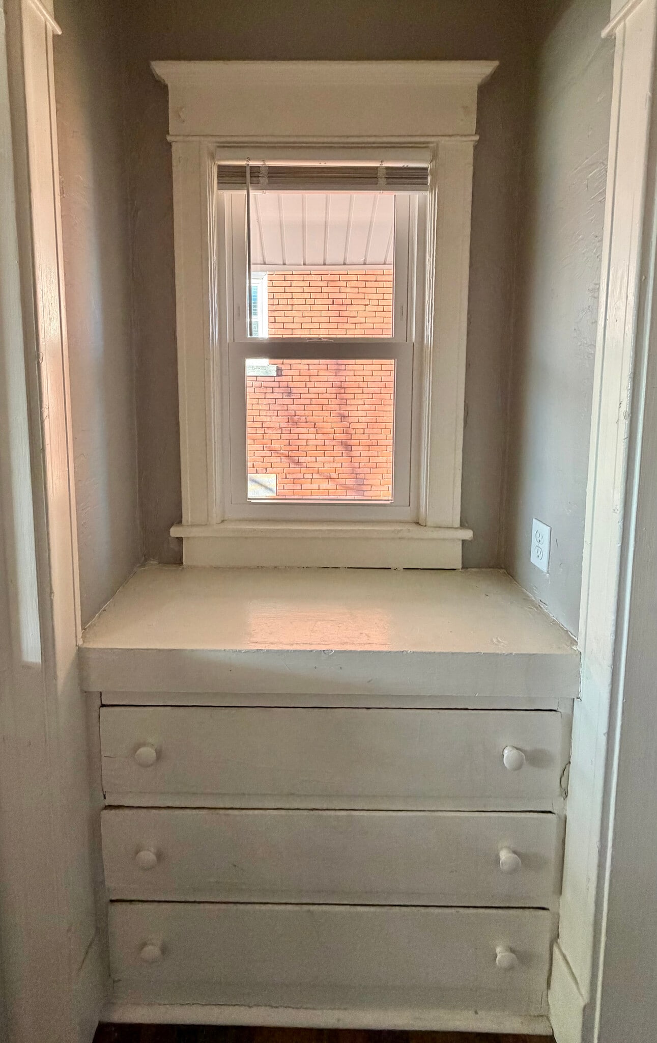 Building Photo - 3836 Wyandotte St