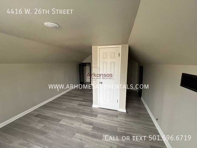 Building Photo - 4416 W 26th St