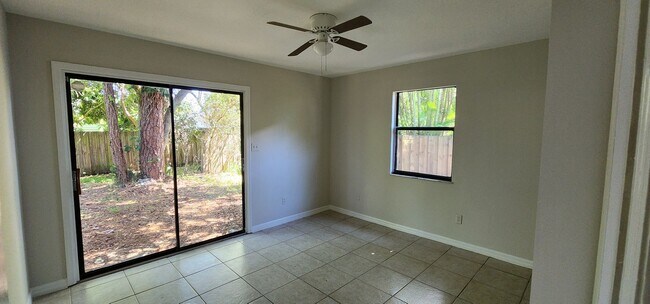 Building Photo - 3/2 1 car garage in Vero Beach