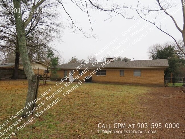 Building Photo - 3901 Belle Mere St