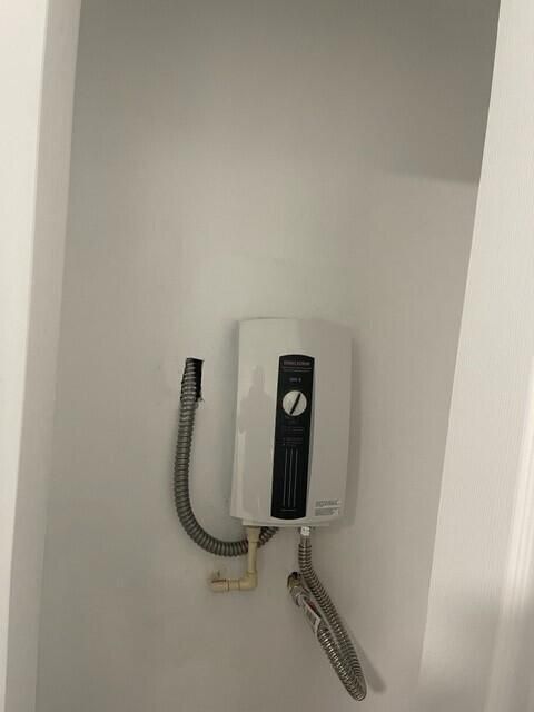 Building Photo - 3890 Lakewood Rd