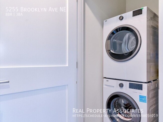 Building Photo - 5255 Brooklyn Ave NE