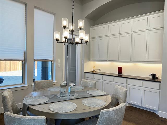 Building Photo - 3880 Verona St