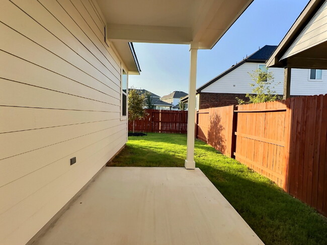 Building Photo - Step into a gorgeous, brand new home waiti...