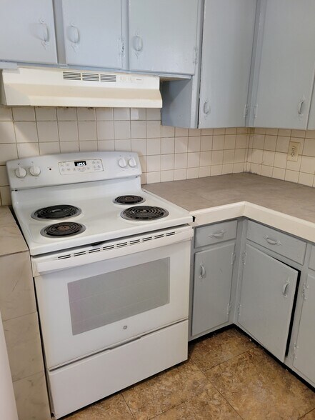 Primary Photo - 317 W 11th St