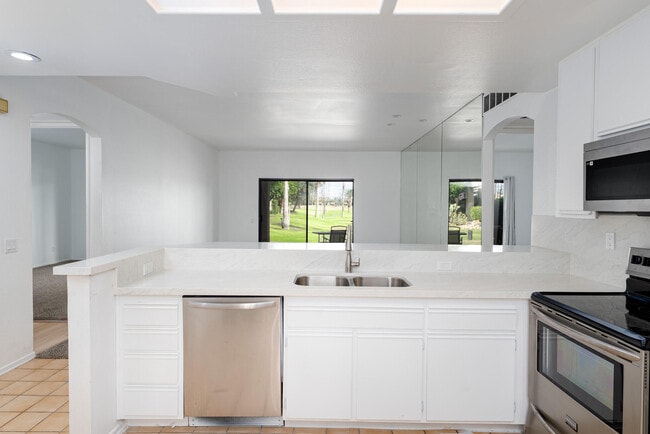 Building Photo - 67564 Lagos Way