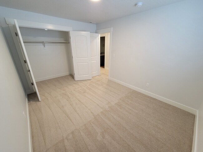 Building Photo - 1455 N 3860 W