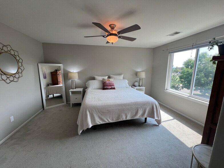 Building Photo - 15982 Longford Dr