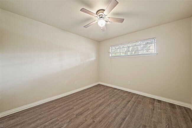 Building Photo - 8302 Braeburn Valley Dr