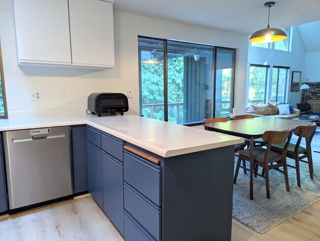 Building Photo - 3-Bed Retreat with Forest Abundance