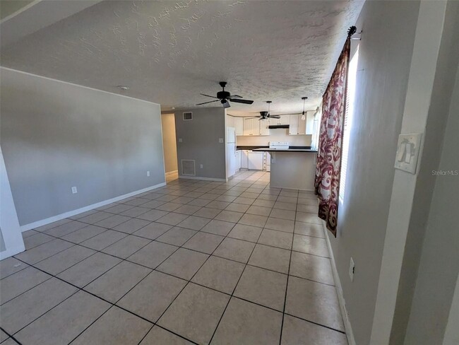 Building Photo - 5547 Mallow St