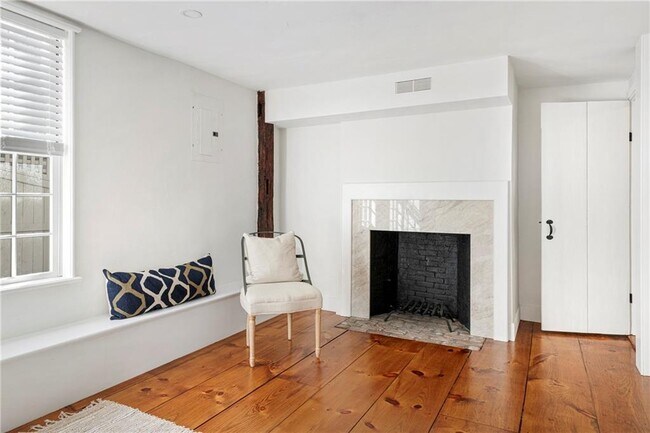 Building Photo - 108 Prospect Hill St