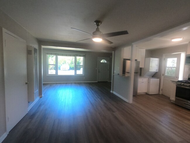 Building Photo - CHARMING TWO BEDROOM SAN RAFAEL HOME A FEW BLOCKS FROM DOWNTOWN