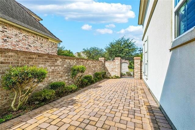Building Photo - 238 Nicklaus Dr