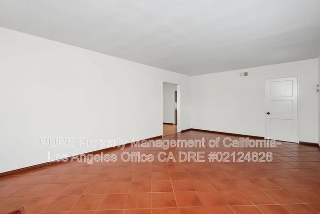 Building Photo - 4619 W 133rd St