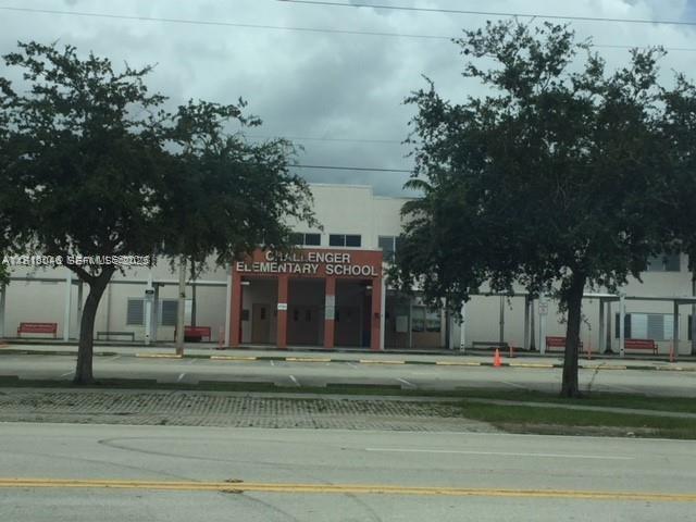 Building Photo - 9247 Chambers St