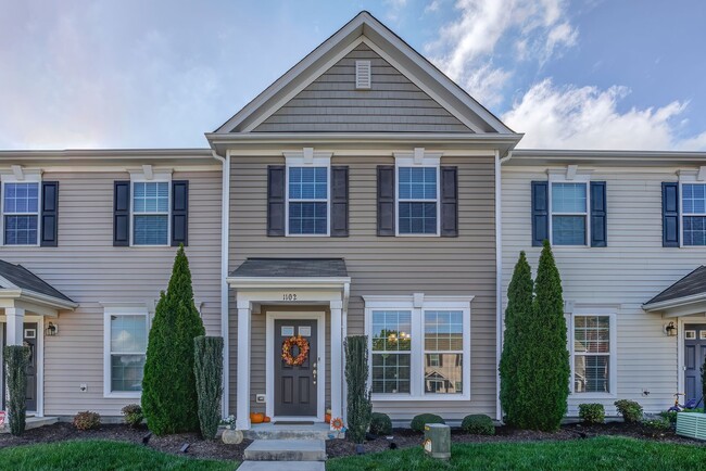 Building Photo - Luxury Townhome for rent!