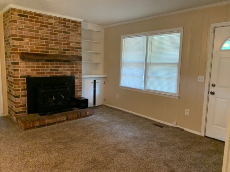 Building Photo - 209 Polaris St