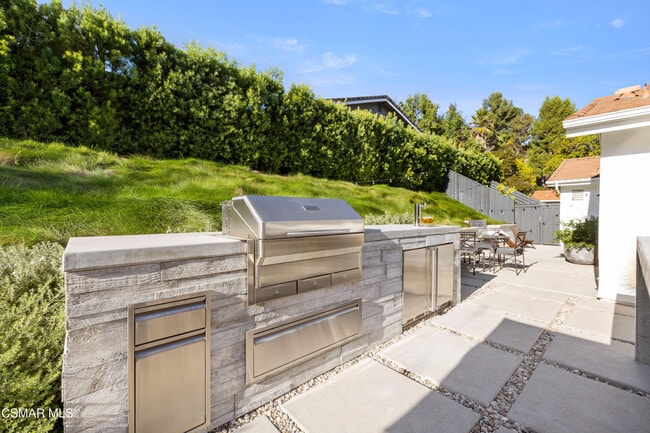 Building Photo - 1501 Valecroft Ave