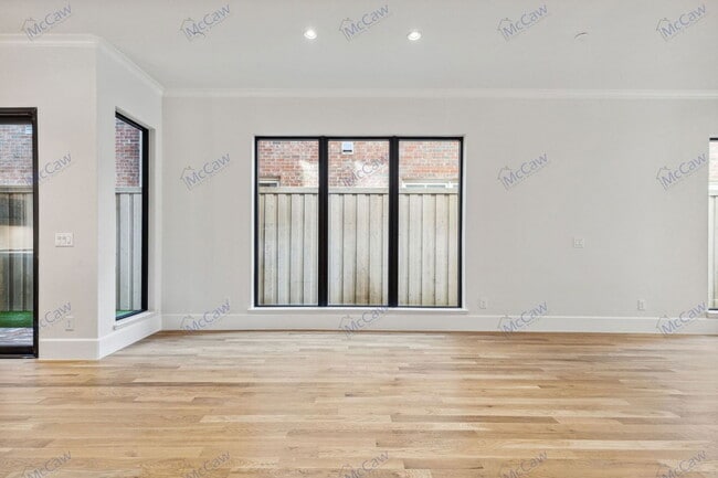 Building Photo - 3612 Binkley Ave