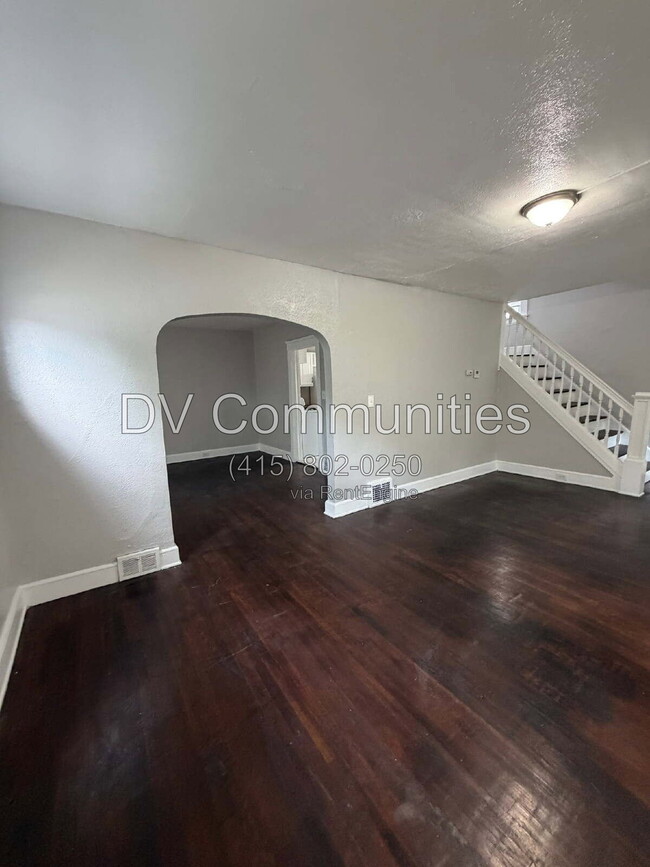 Building Photo - 3348 W 100th St