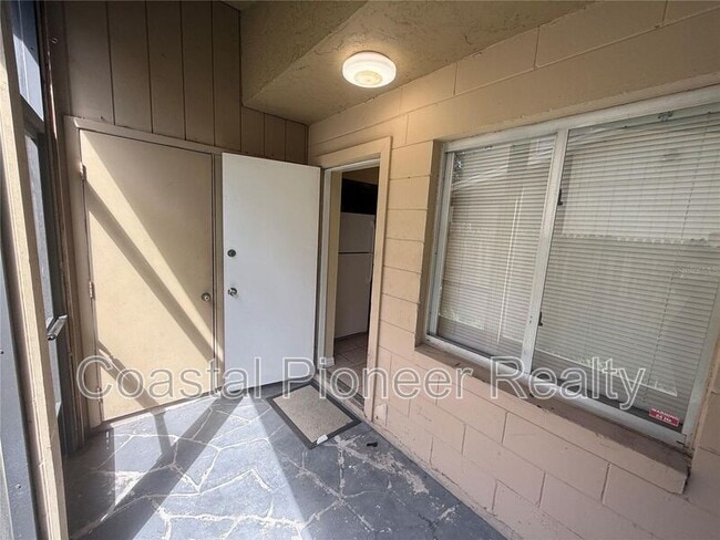 Building Photo - 217 S Moss Rd