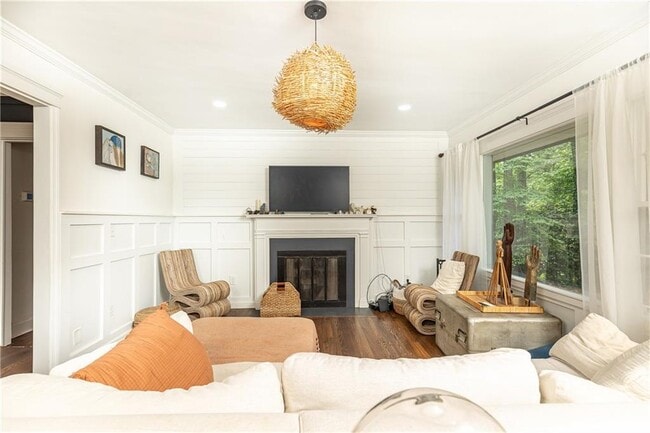 Building Photo - 1443 Fama Dr NE
