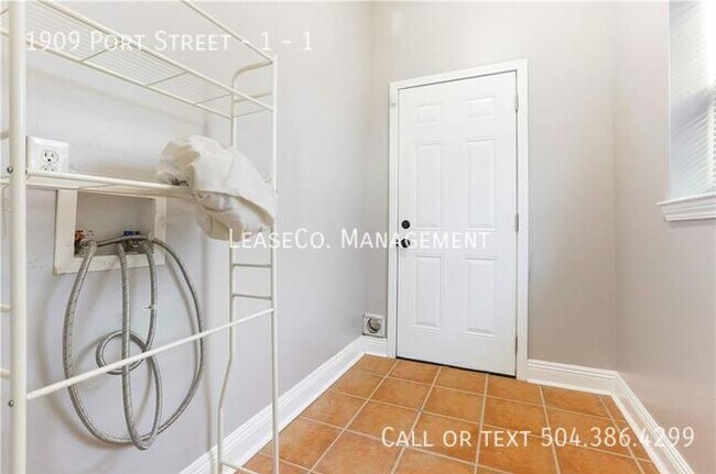 Building Photo - 1909 Port St