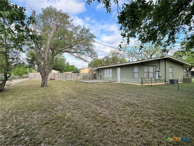 Building Photo - 1407 Hummingbird Ln