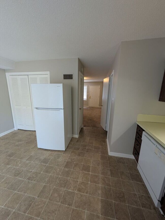 Building Photo - 2BD/1.5BA at Francescan Terrace in Hickory
