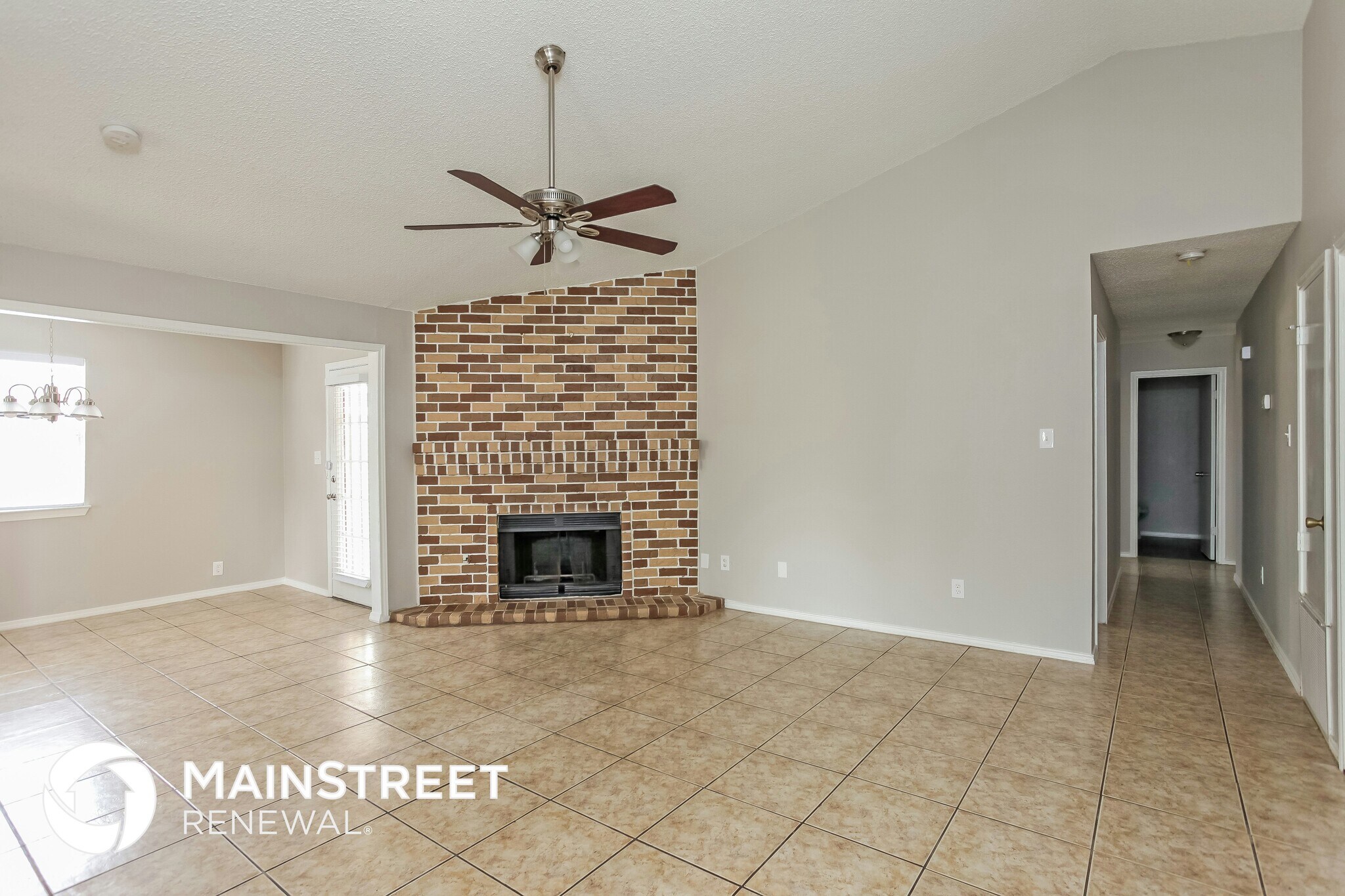 Building Photo - 9054 Chinon