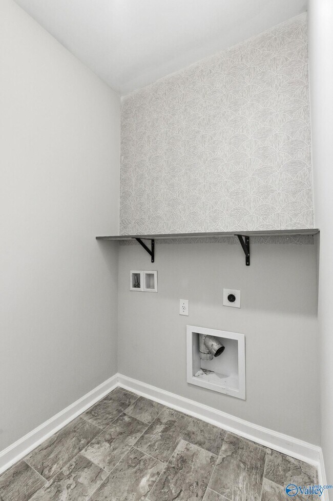 Building Photo - 102 Derbyshire Dr