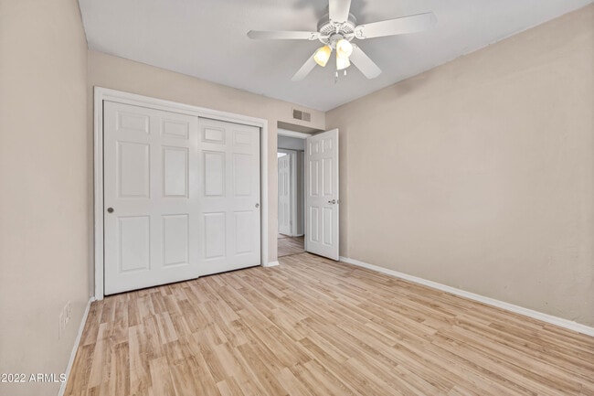 Building Photo - 16250 N 64th Pl