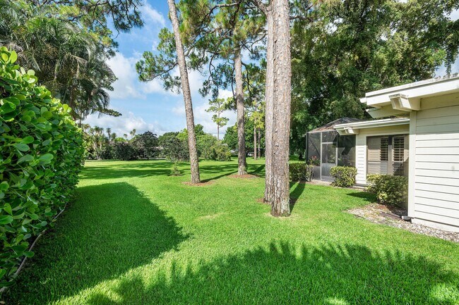 Building Photo - 6403 Eastpointe Pines St