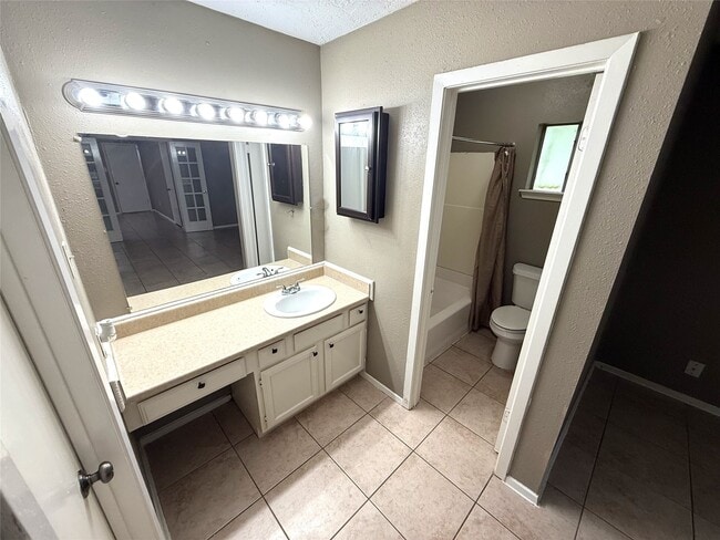 Building Photo - 2503 Ironclad Dr