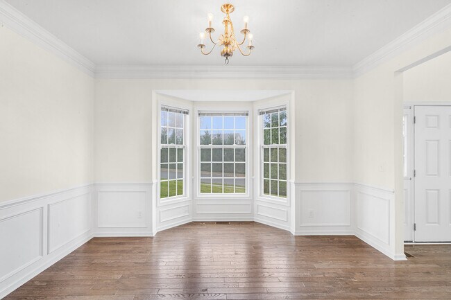 Building Photo - 2 Greenwich Ct
